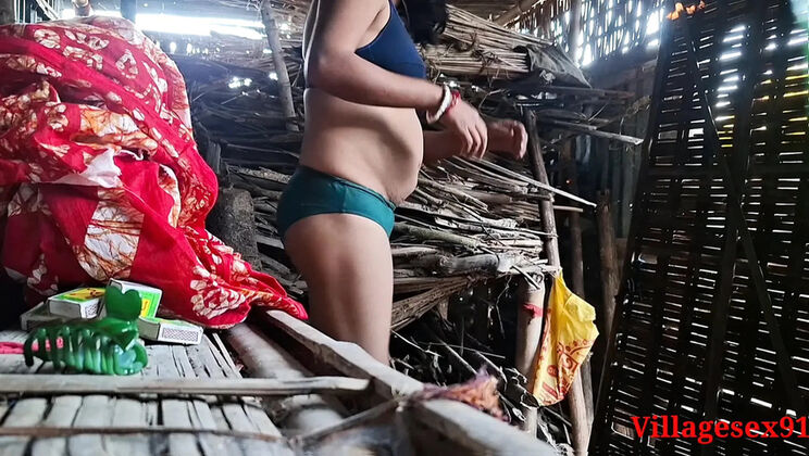 Local Bhabhi Outdoor Fuck - Desi Village Sex with Real Orgasm