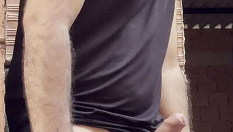 Colombian amateur Fabercito fucks Emelyn Hot outdoors risky public sex cum on street