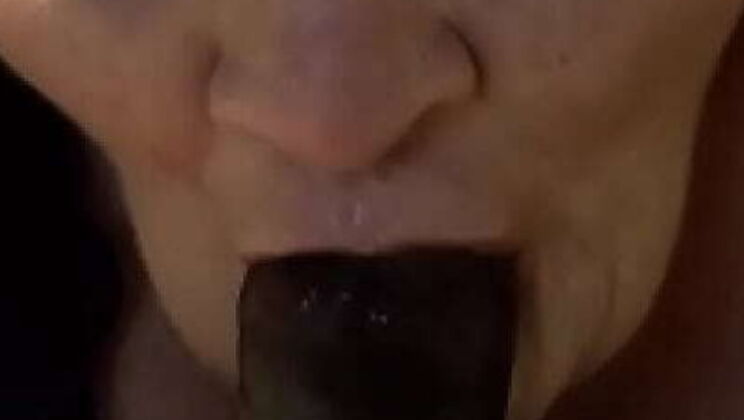 Granny V Amateur Cougar Mouth Fetish with Gilf Ninja