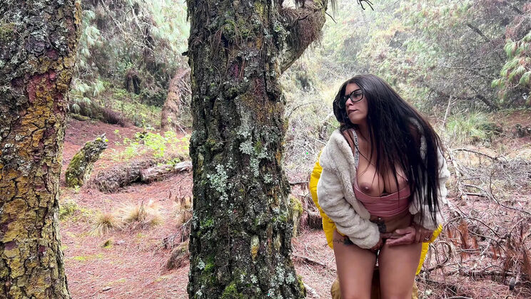 Busty Latina Stepmom Outdoor Blowjob - Curvy Venezuelan Sucks Old Man's Cock and Fucks Pussy