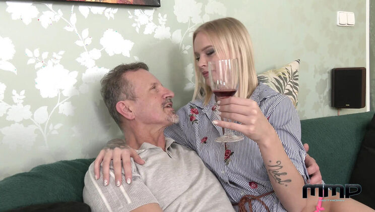 Sexy Pizza Delivery Girl Fucks Customer At Home - Blonde Czech Babe Gangbang Creampie