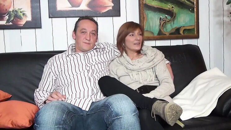 Liss Longlegs Threesome Blowjob - Two Horny Girls Fucking Big Cock