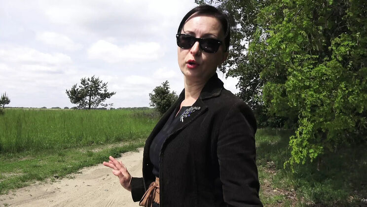 Amateur MILF Wanilianna Golden Shower Outdoor in Stockings 4K