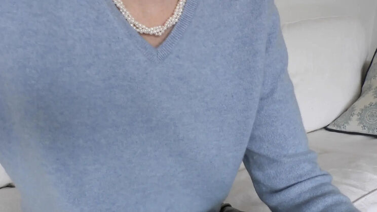 German MILF Lady Victoria Valente - Taboo JOI & Cum on Sweater Fetish - StepMom Role Play