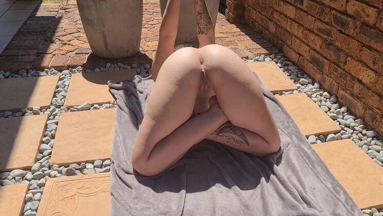 Sexy Brunette Outdoor Nude Yoga - Amateur Homemade HD