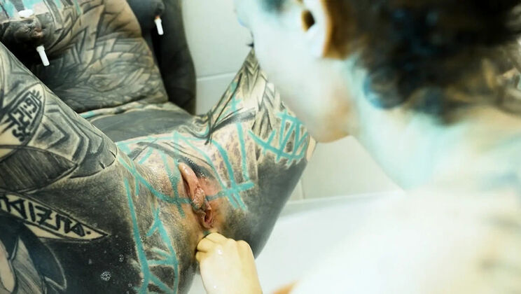 Stacy Bloom & Anuskatzz Get Wild With Insane Bathtub Fisting - Prolapse, Heavy Squirt & ATM