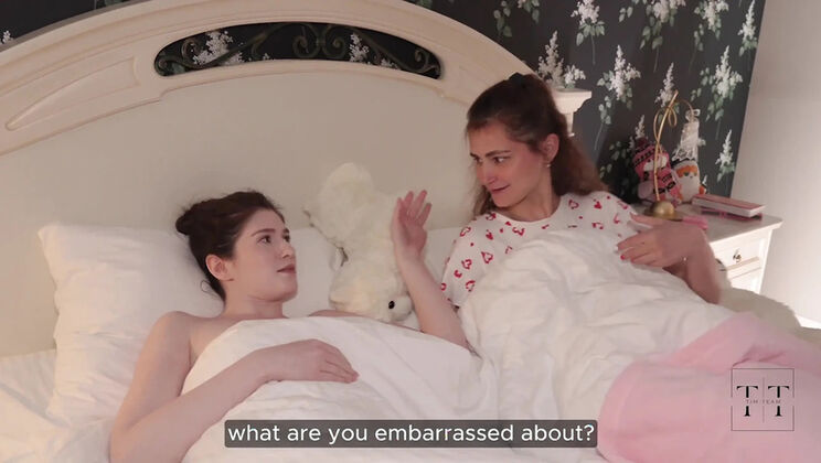 Hot Pearl and Princess Lili Lesbian Scissoring! 4K HD