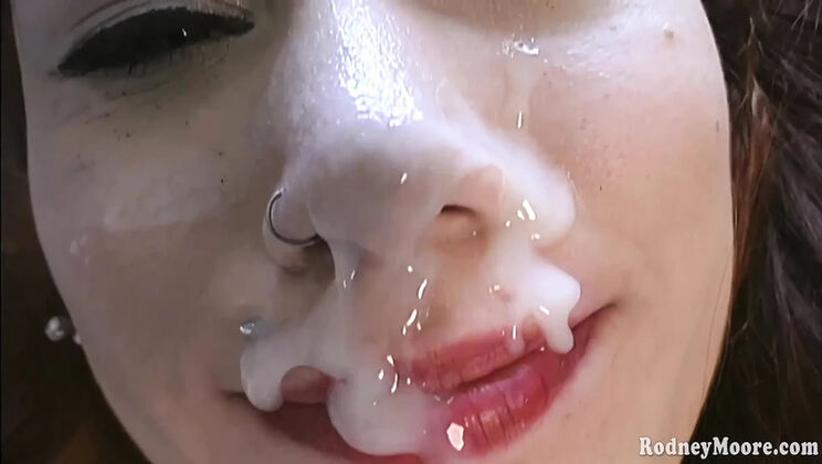 Retro Goth Cutie's Homemade Spider Blowjob And Facial