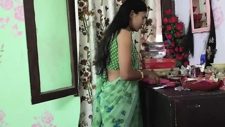 Angry Big Sister Fucks Me in One Bed – Full Hindi Audio Desi Sex
