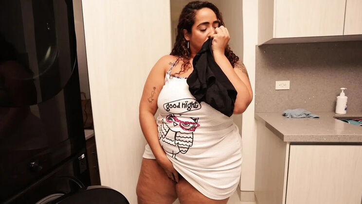 Naughty Stepson Fucks Stuck Stepmom in Washing Machine