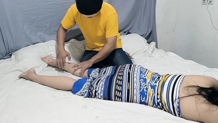 Indonesian MILF LadyBali Gets Oiled Massage and Stabbed by Neighbor