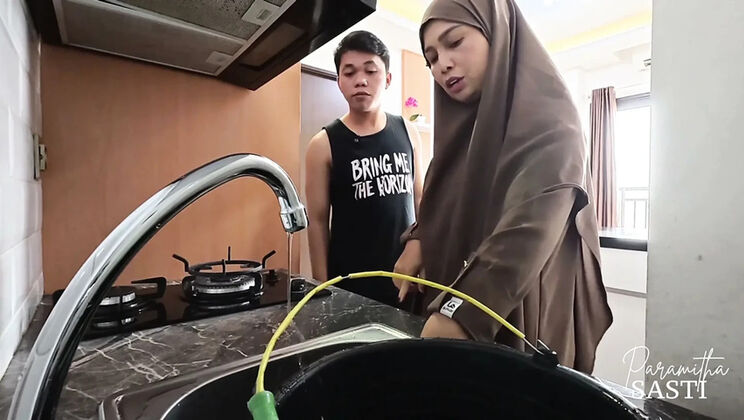Hijab Neighbor Fucks Me When She Asks for Help Fixing Tap Water