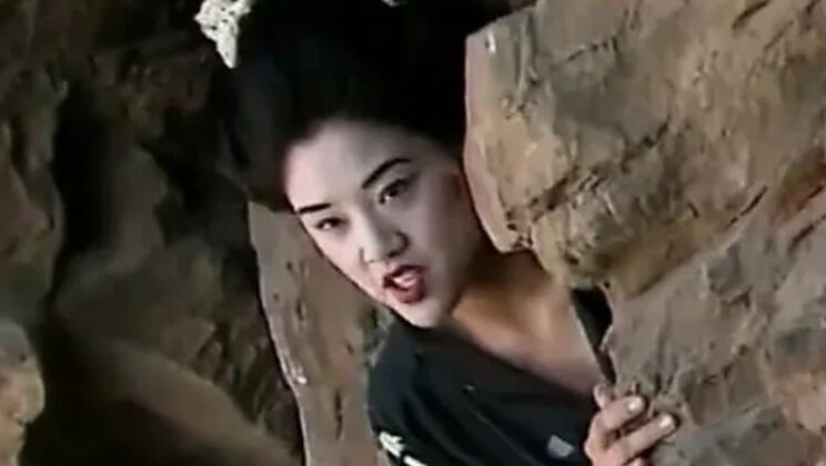 Hot Asian Babe Fingers Her Pussy at the Spa