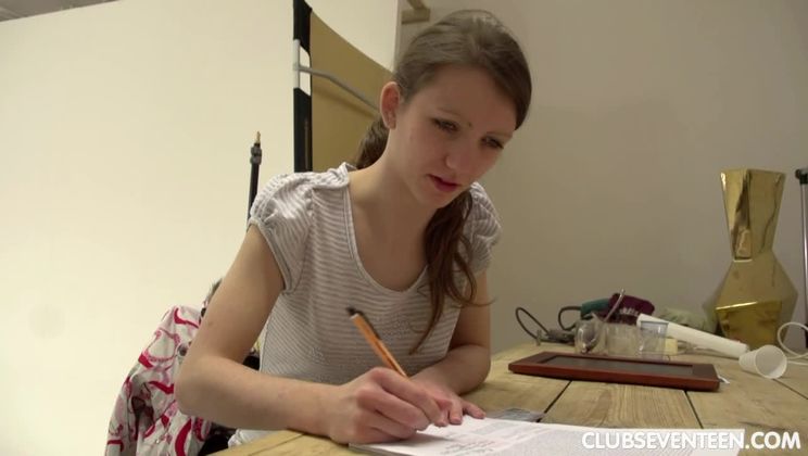 Talent casting of Mona